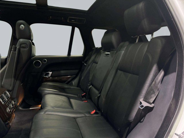 Used 2015 Land Rover Range Rover Supercharged image 36