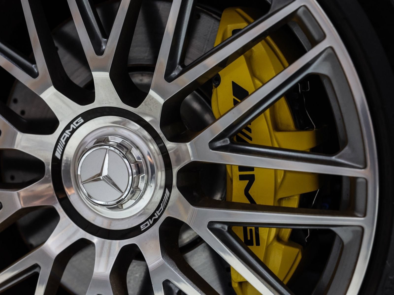Used 2023 Mercedes-Benz SL 63 AMG 4MATIC image 26