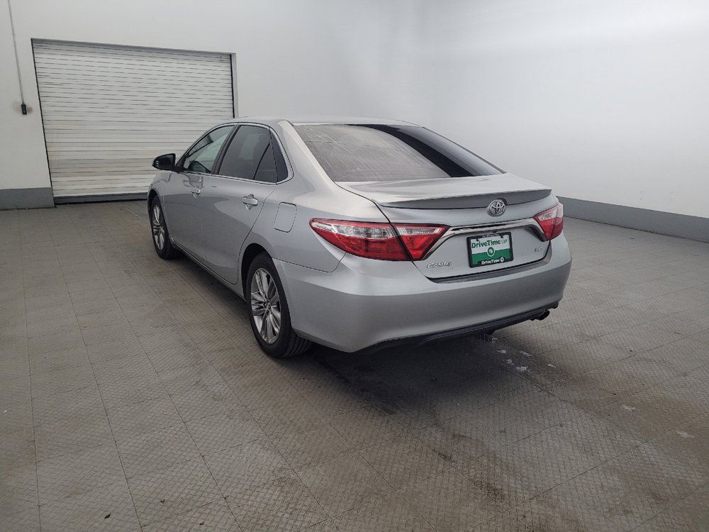 Used 2016 Toyota Camry SE image 5