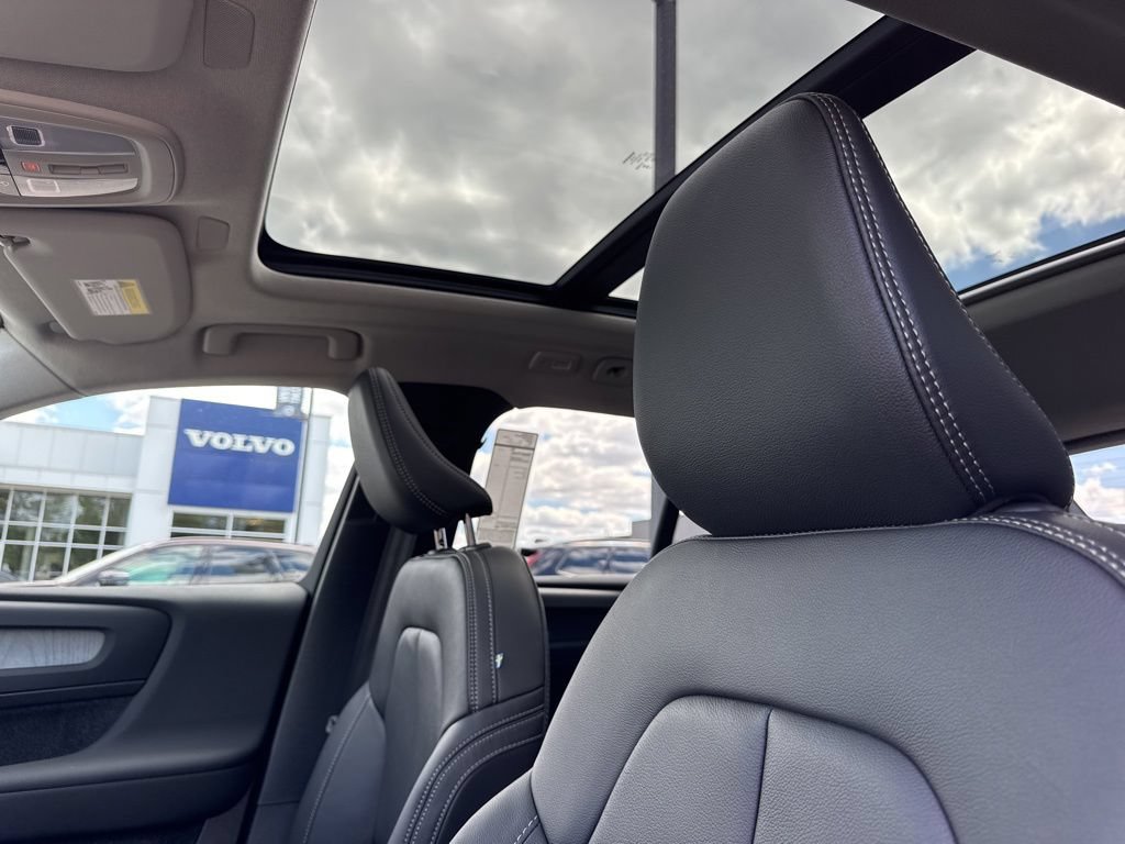 New 2026 Volvo XC40 B5 Plus w/ Climate Package AWD/4WD image 14