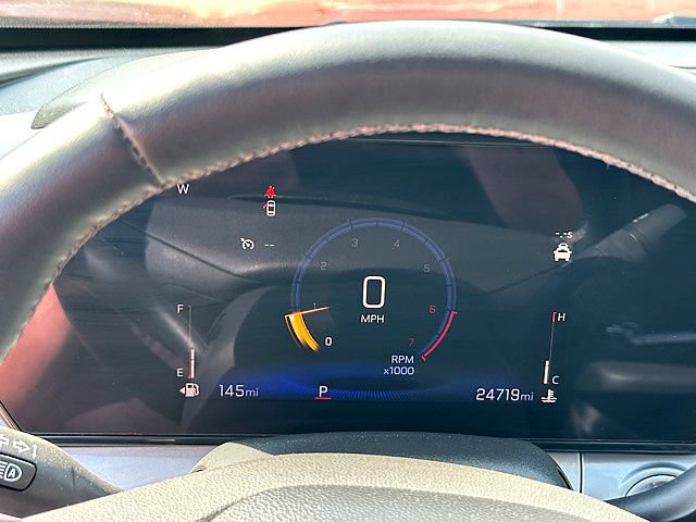 Used 2024 Chevrolet Trax LT w/ Sunroof Package FWD image 30