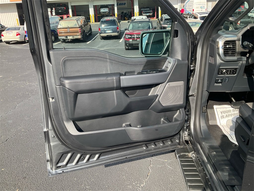 New 2025 Ford F150 Lariat w/ Equipment Group 501A Mid image 16