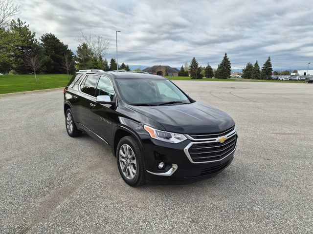 Used 2021 Chevrolet Traverse Premier FWD image 3