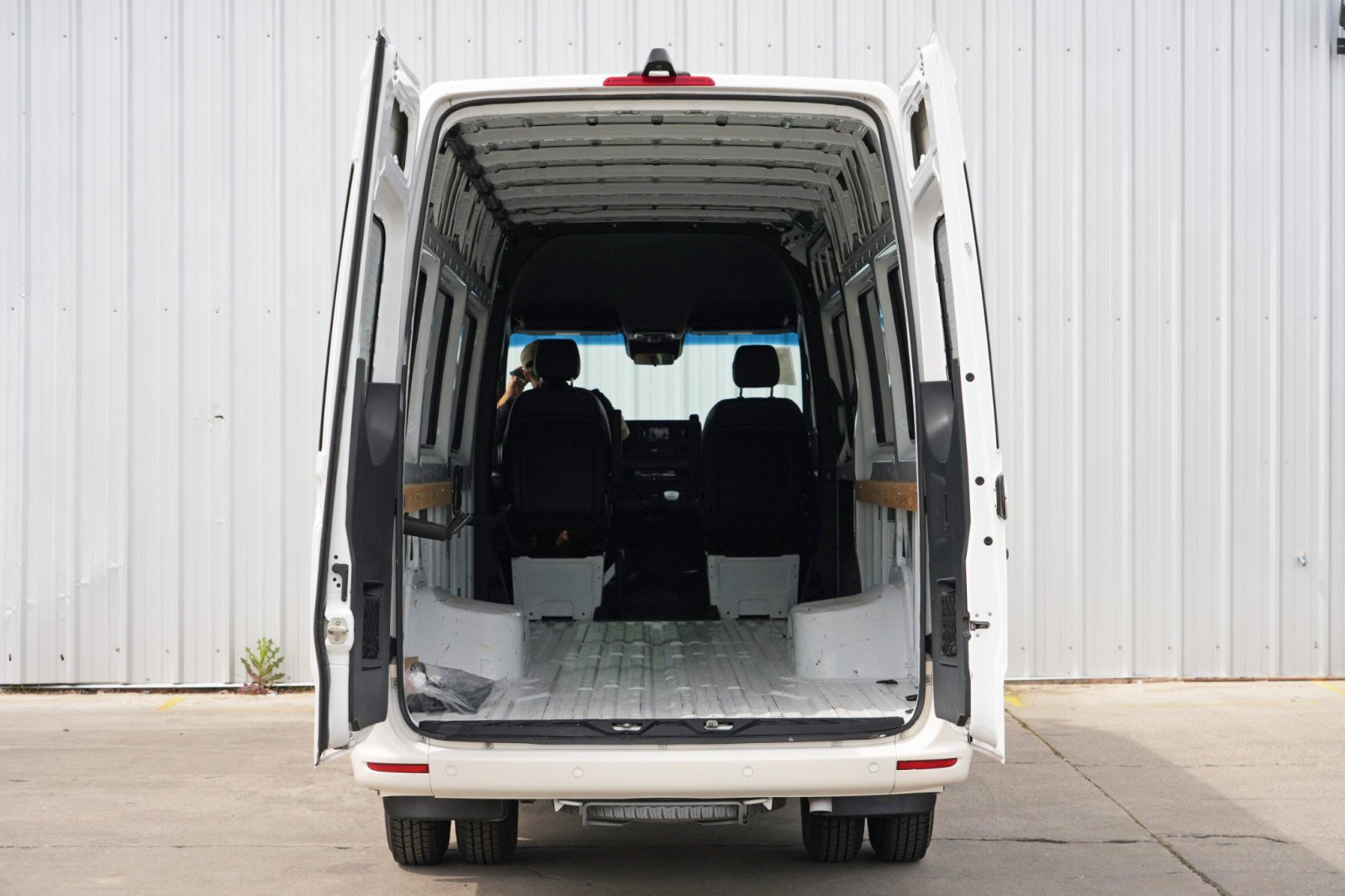 Used 2020 Mercedes-Benz Sprinter 3500 w/ Windows All Around Package image 10