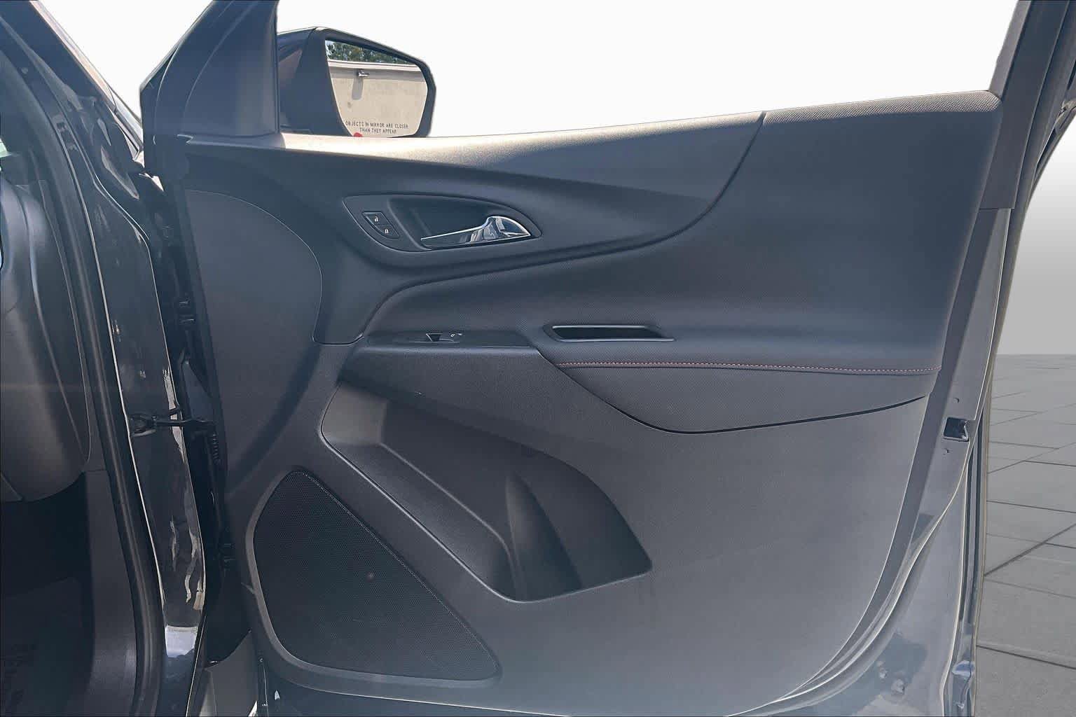 Used 2023 Chevrolet Equinox RS FWD image 21