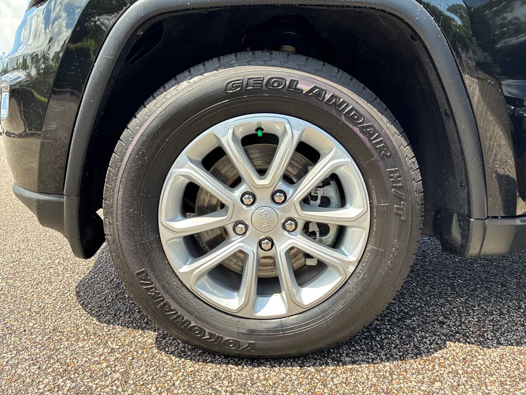 Used 2022 Jeep Grand Cherokee Laredo E w/ Security & Convenience Group AWD/4WD image 10