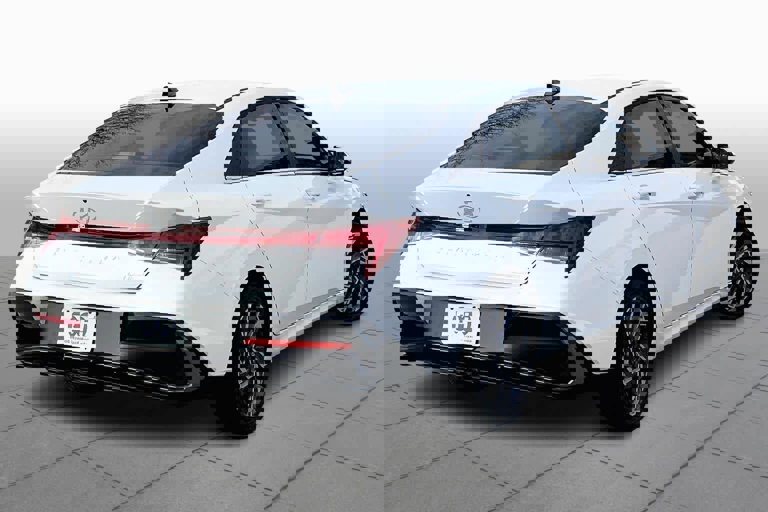 Used 2025 Hyundai Elantra Limited image 12