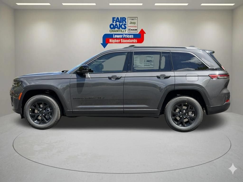 New 2026 Jeep Grand Cherokee Altitude AWD/4WD image 9