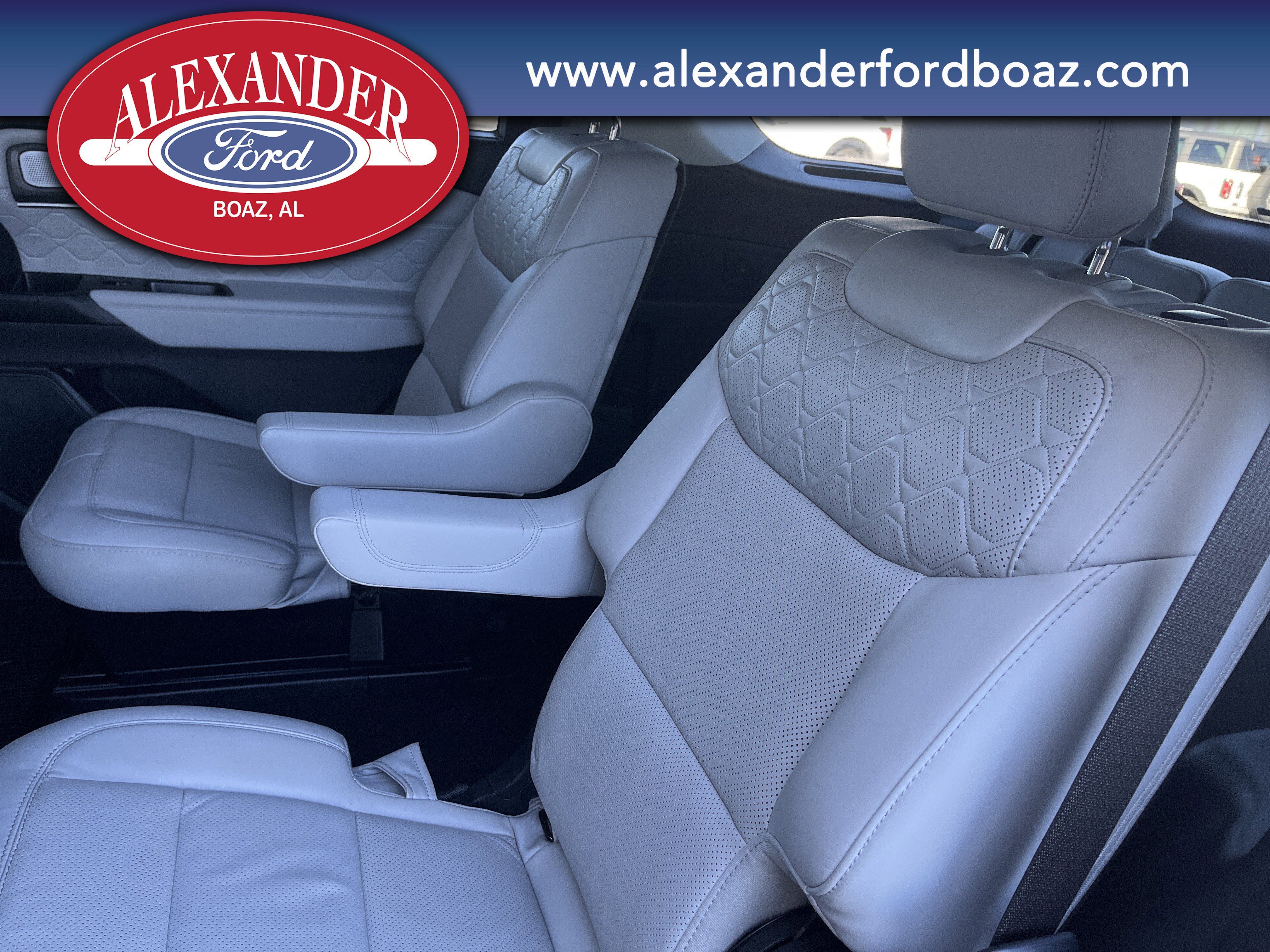 Used 2025 Ford Explorer Platinum w/ Ultimate Package RWD image 13