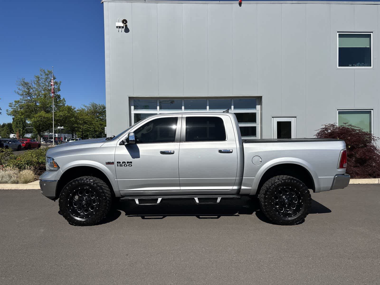 Used 2016 RAM 1500 Laramie w/ Convenience Group AWD/4WD image 2