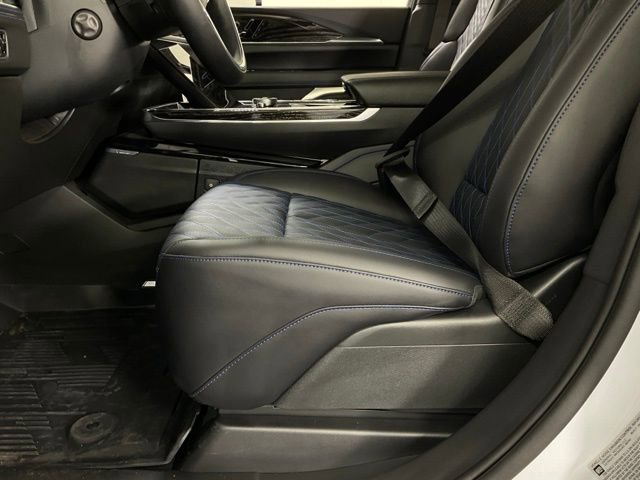 New 2026 Cadillac Escalade IQ Sport 1 w/ LPO, ONYX Package image 32