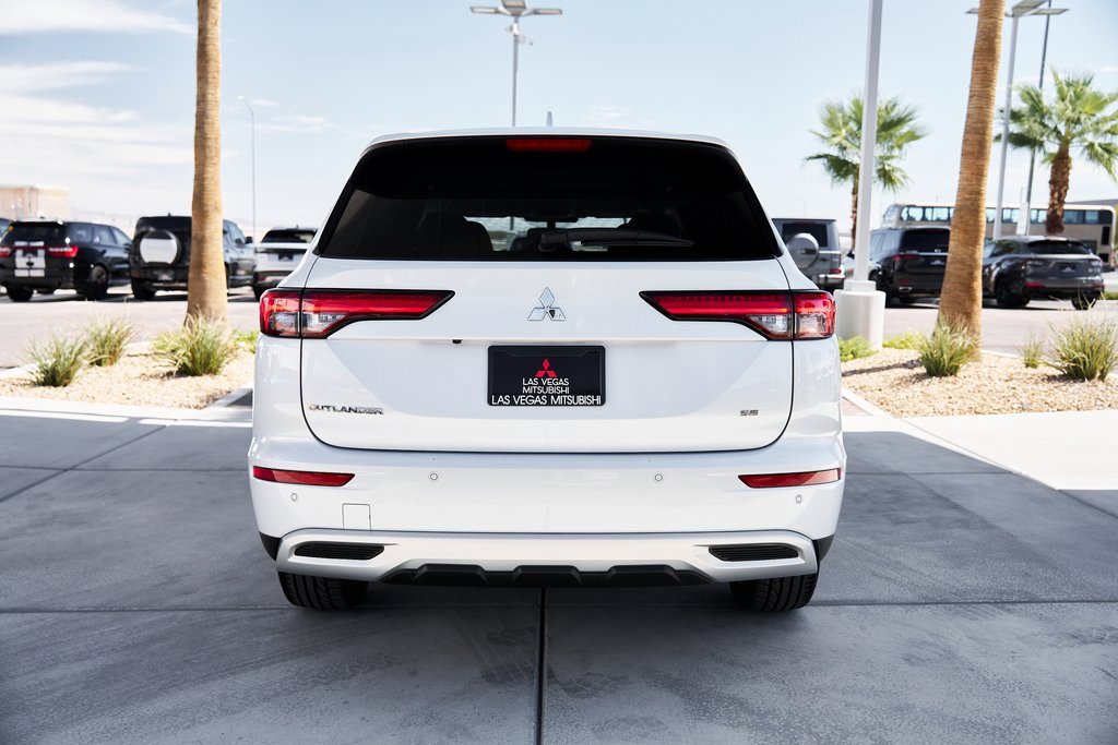 Used 2024 Mitsubishi Outlander SE image 7