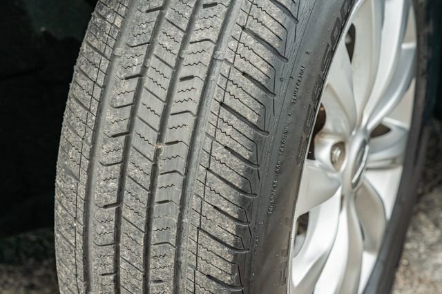 Used 2019 Chrysler Pacifica Touring-L FWD image 16