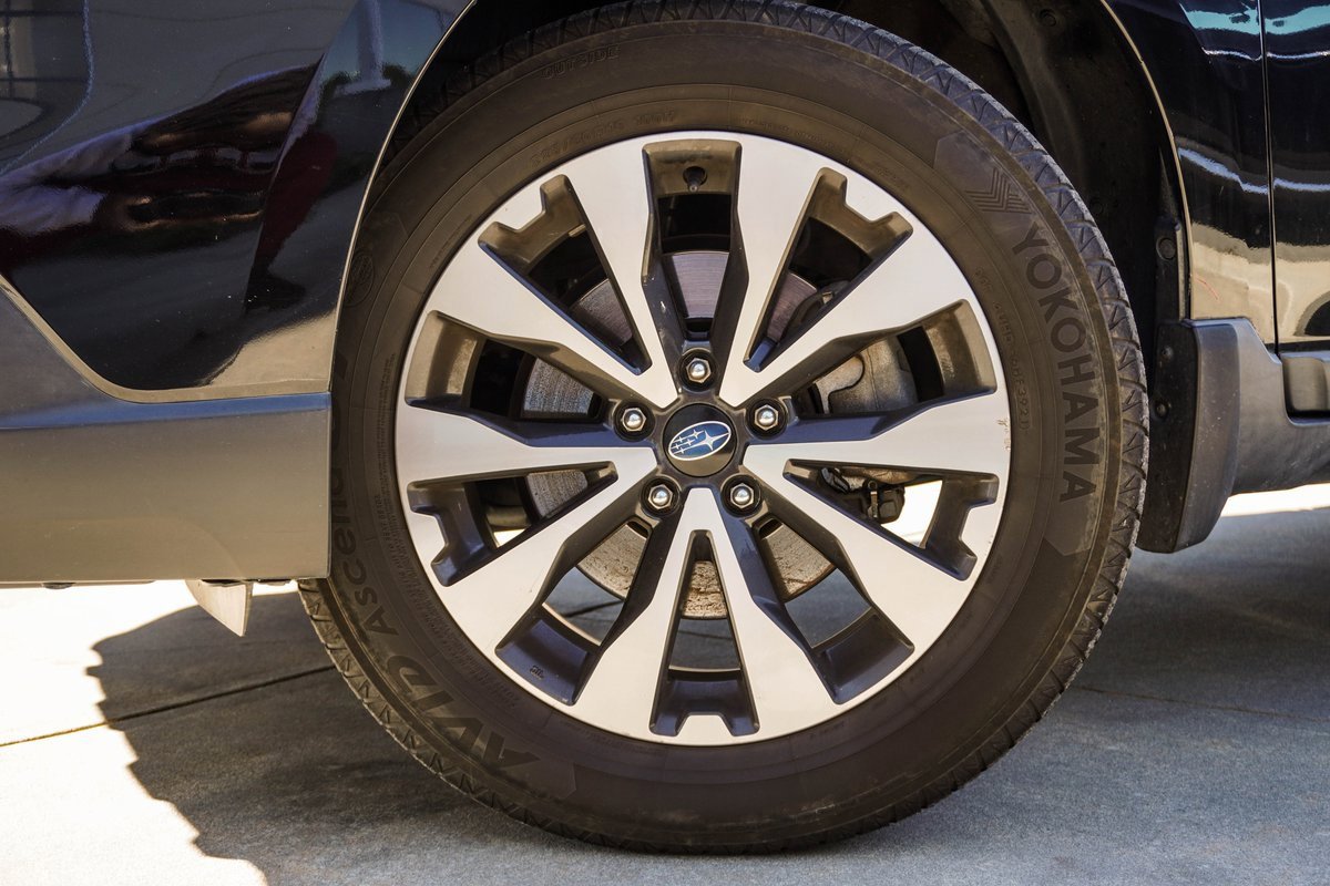 Used 2017 Subaru Outback 2.5i Limited image 2