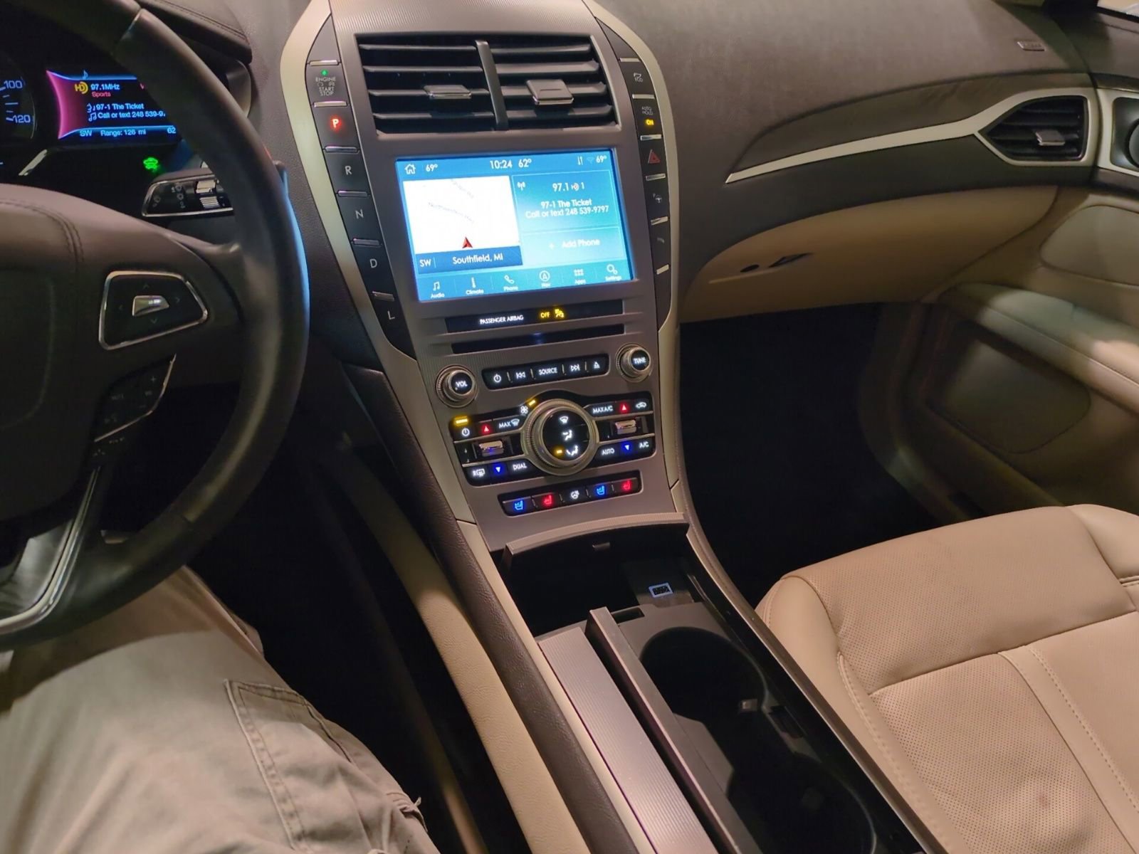 Used 2020 Lincoln MKZ Reserve w/ Elements Package image 21