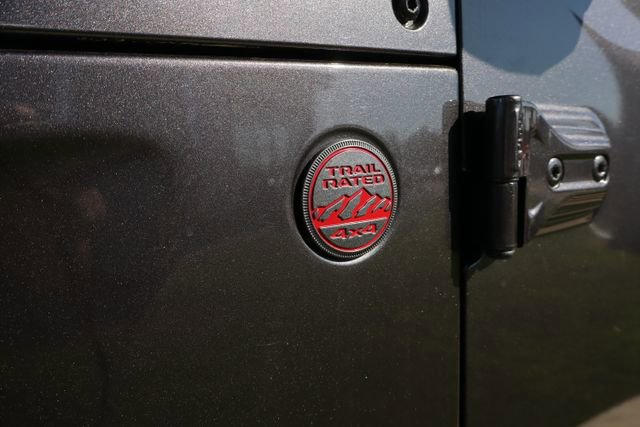 Used 2018 Jeep Wrangler Unlimited Rubicon AWD/4WD image 9