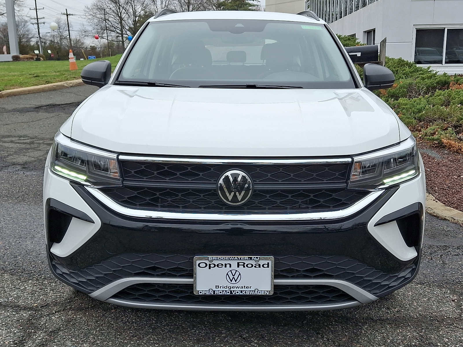 Used 2024 Volkswagen Taos S image 2