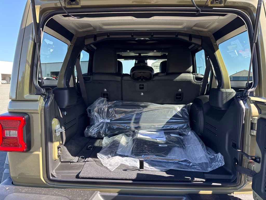 New 2027 Jeep Wrangler Unlimited Rubicon AWD/4WD image 20