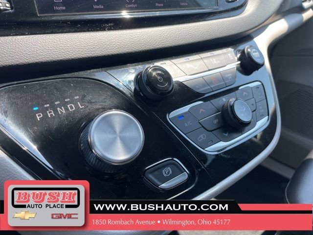 Used 2024 Chrysler Pacifica Touring-L FWD image 16