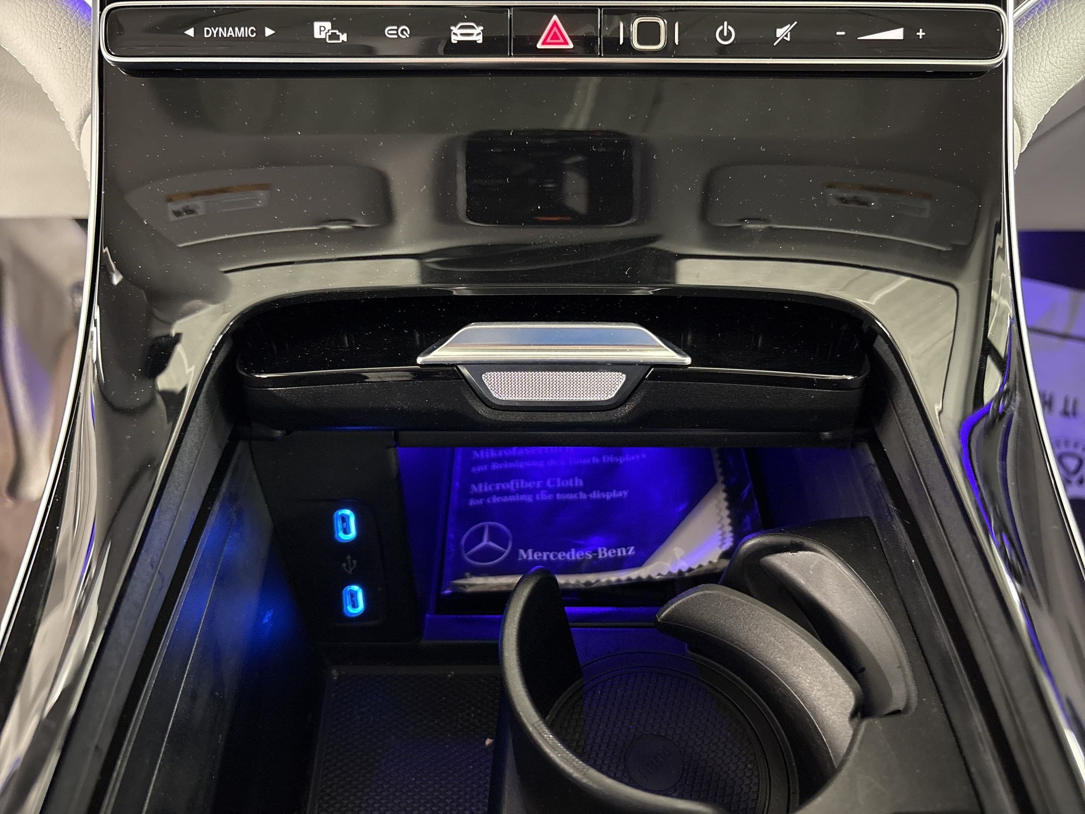 New 2026 Mercedes-Benz EQE 320 4MATIC SUV image 25