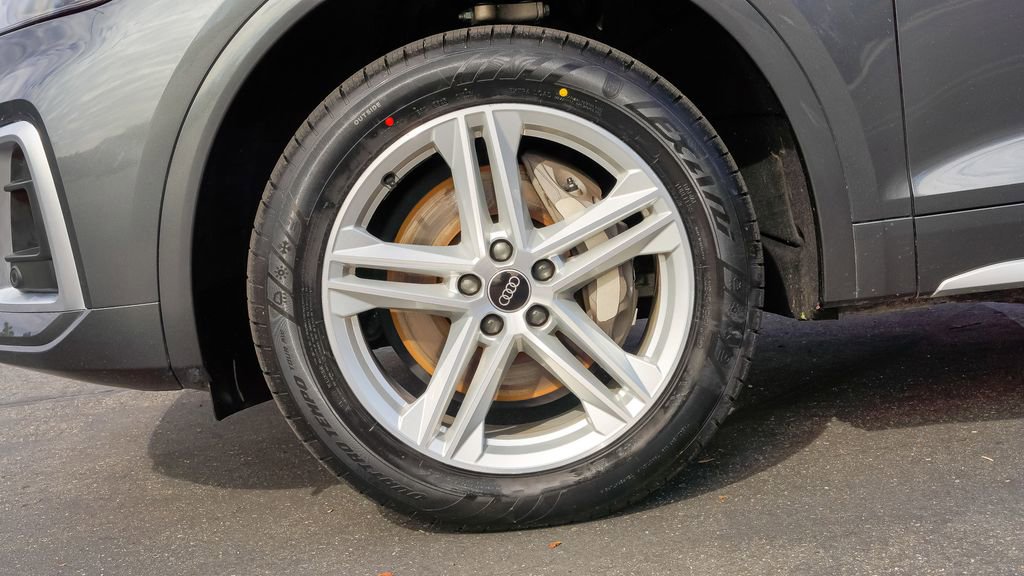 Used 2022 Audi Q5 e Premium w/ Convenience Package image 12