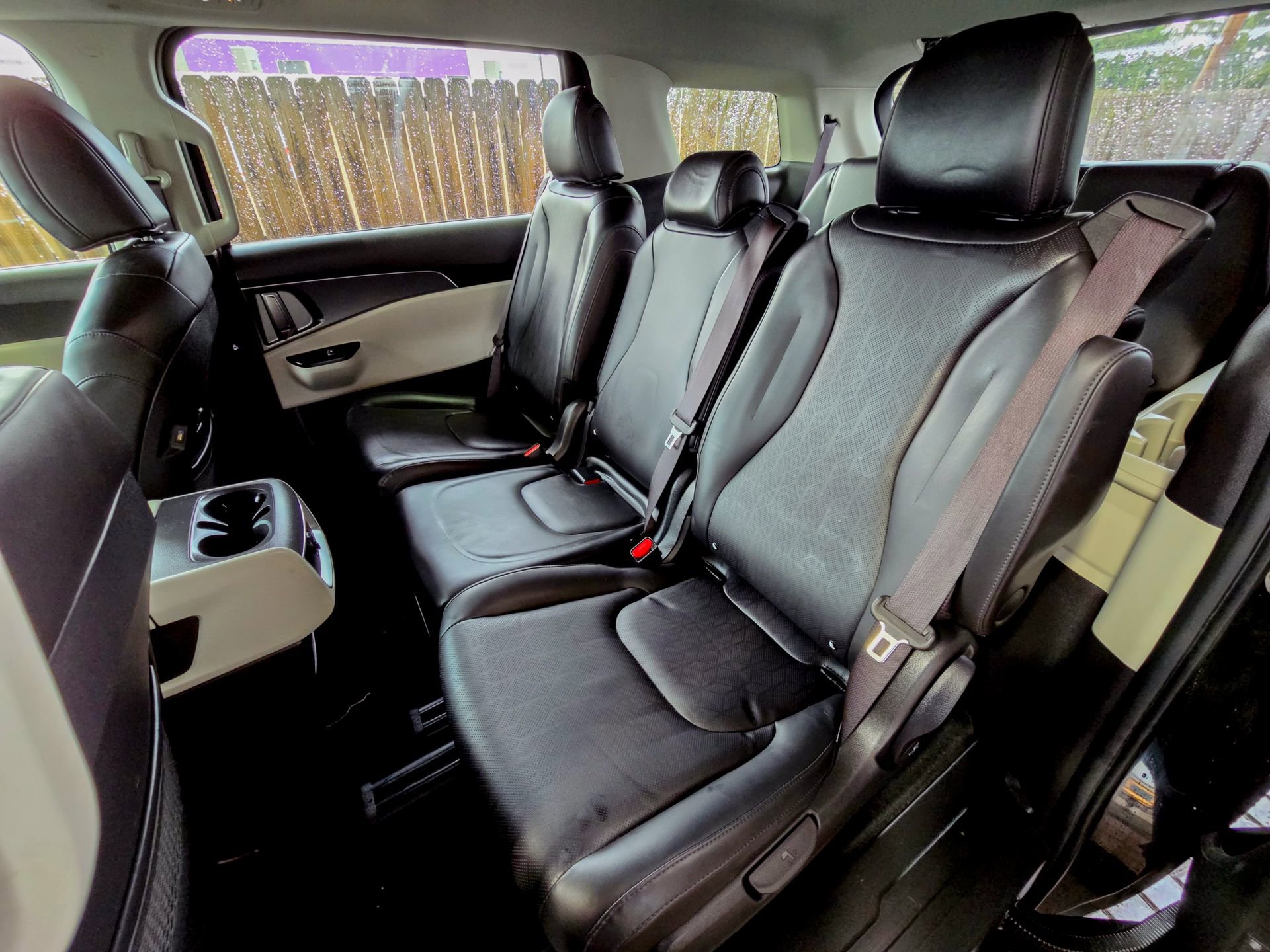 Used 2023 Kia Carnival LX image 20