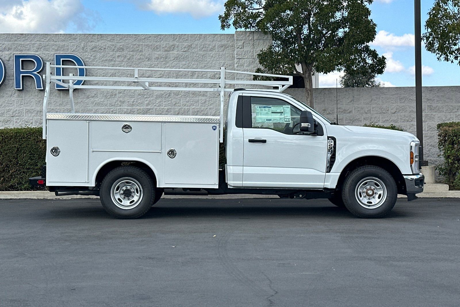 New 2026 Ford F250 XL w/ XL Chrome Package image 3