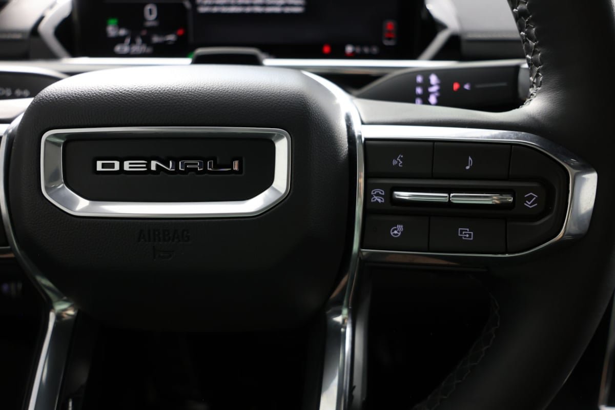 Used 2025 GMC Sierra EV Denali AWD/4WD image 29