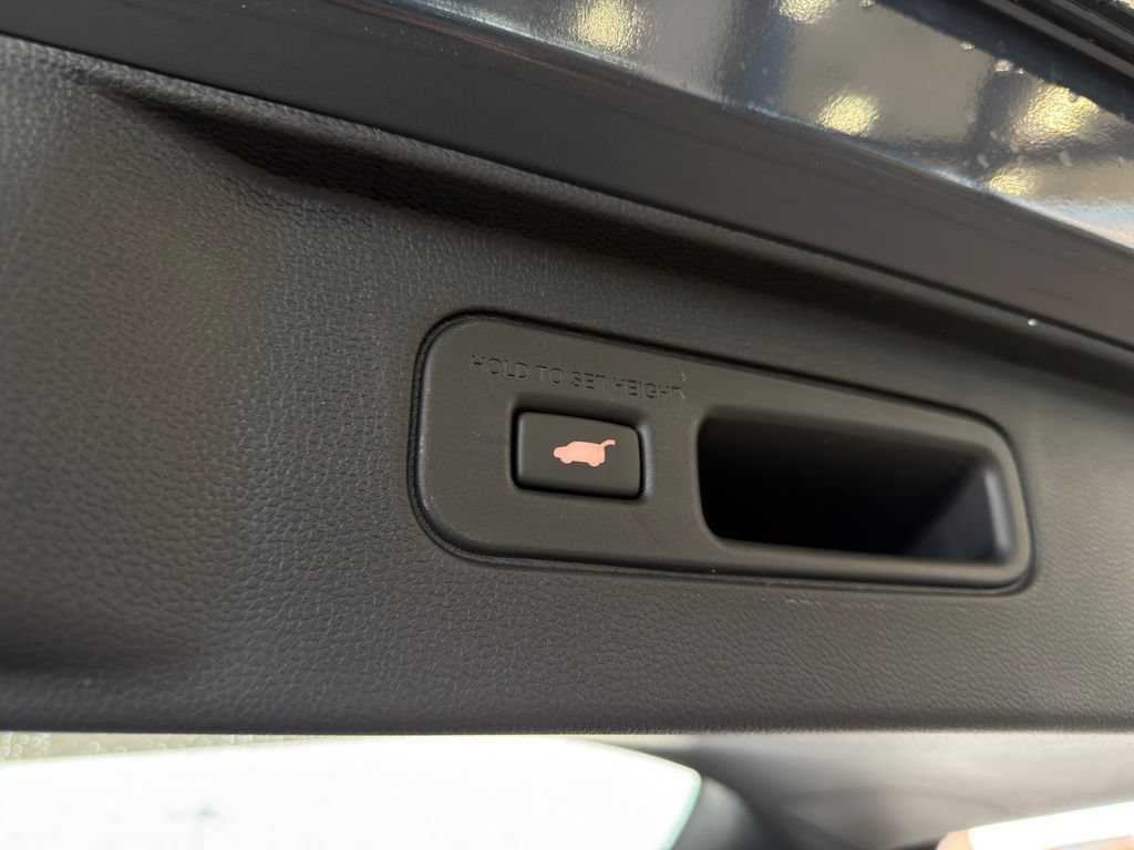 Used 2026 Honda Pilot Elite image 23