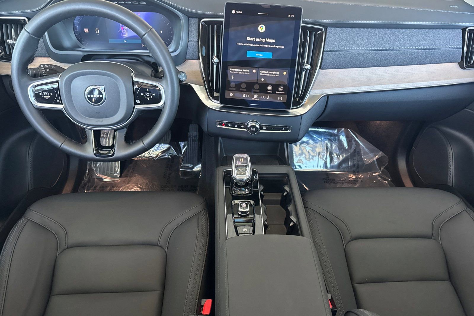 Certified 2025 Volvo XC90 B6 Core w/ Climate Package image 3