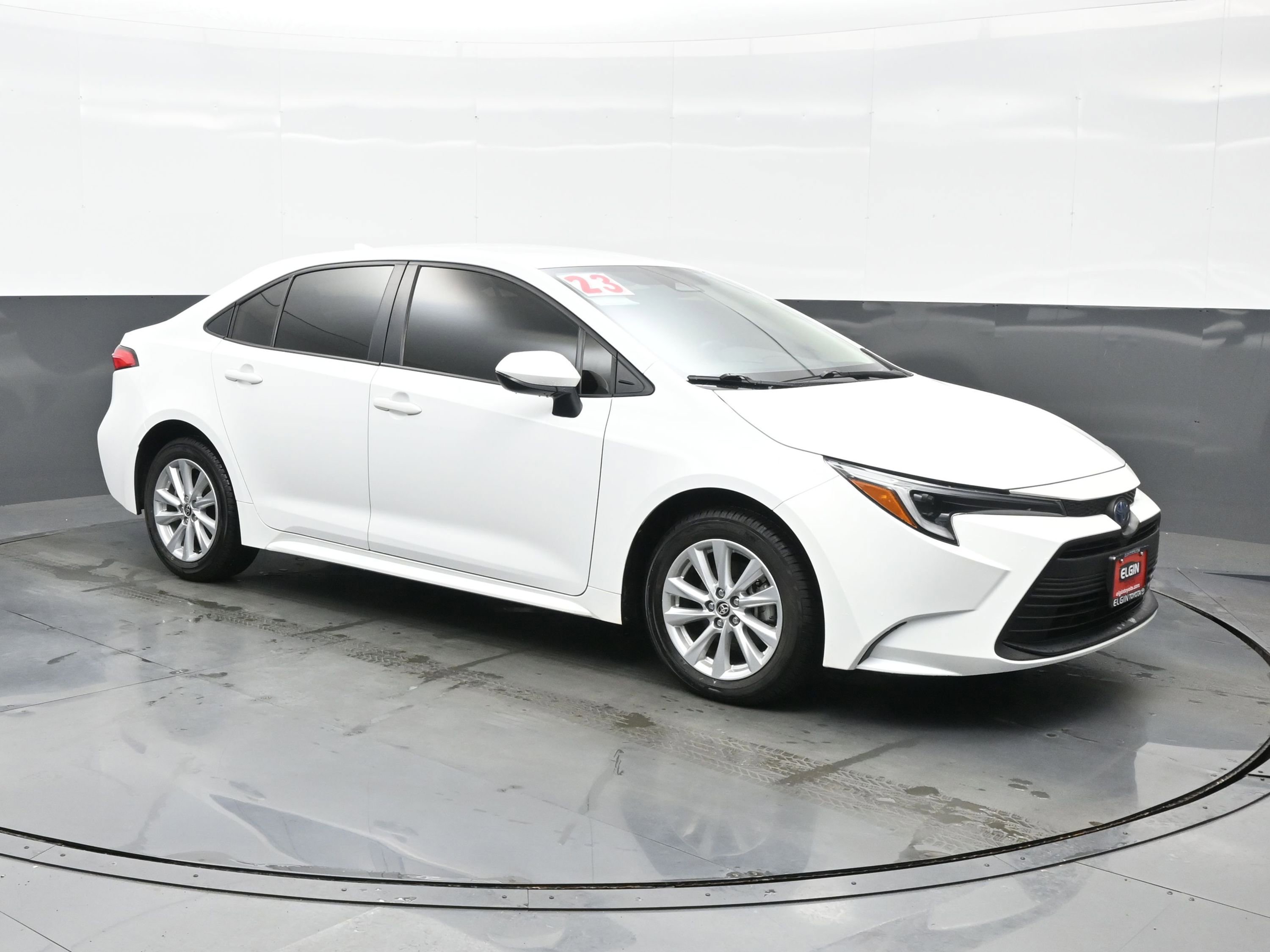 Used 2023 Toyota Corolla LE w/ LE Convenience Package image 8