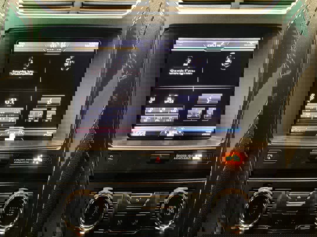 Used 2016 Ford Explorer XLT w/ Equipment Group 202A image 19