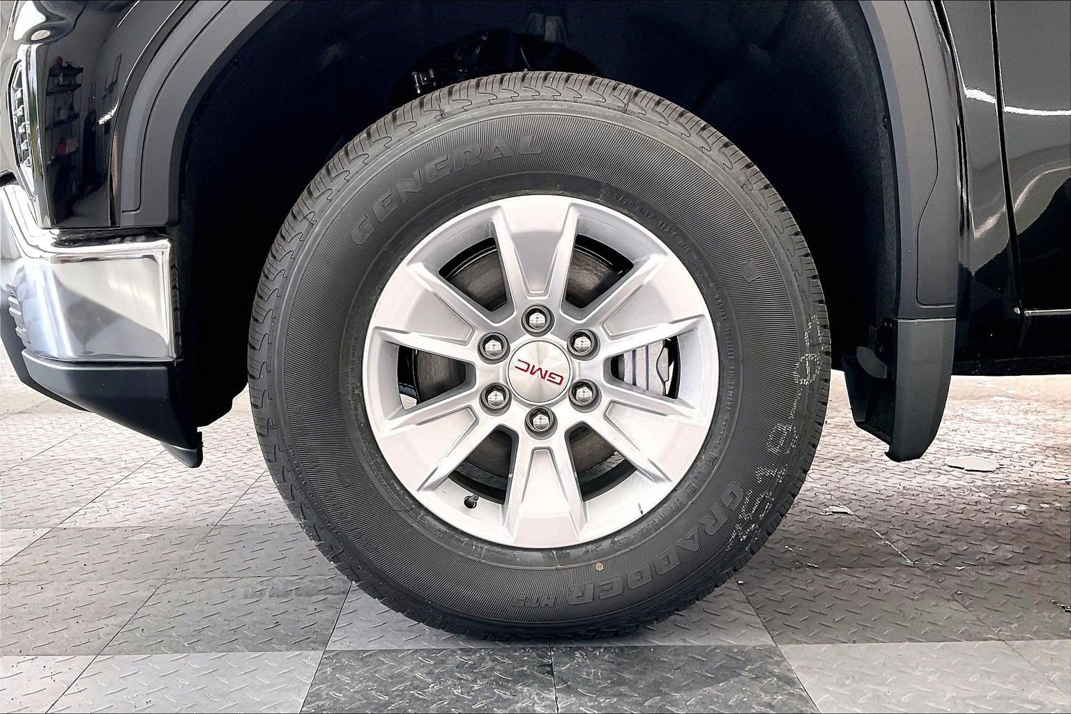 New 2026 GMC Sierra 1500 SLE AWD/4WD image 14