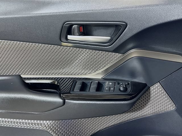 Used 2022 Toyota C-HR Limited FWD image 16