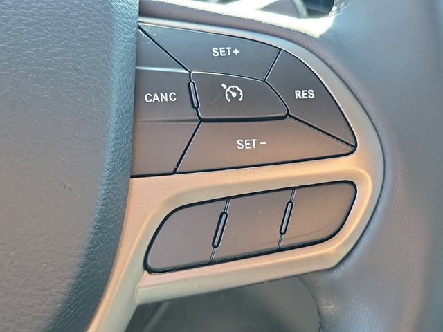 Used 2021 Jeep Cherokee Latitude Lux w/ Comfort/Convenience Group AWD/4WD image 16