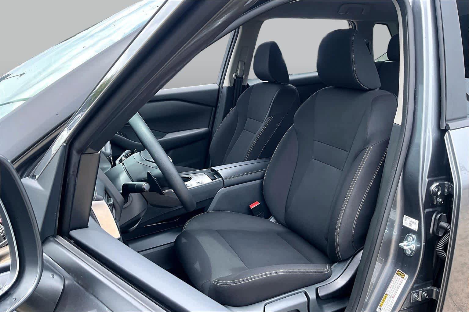 Certified 2025 Nissan Rogue S FWD image 8