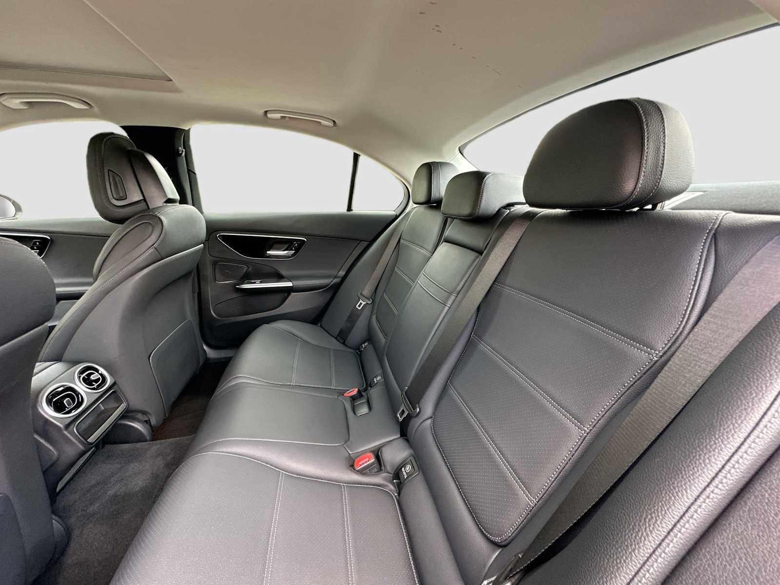 Used 2022 Mercedes-Benz C 300 Sedan image 25