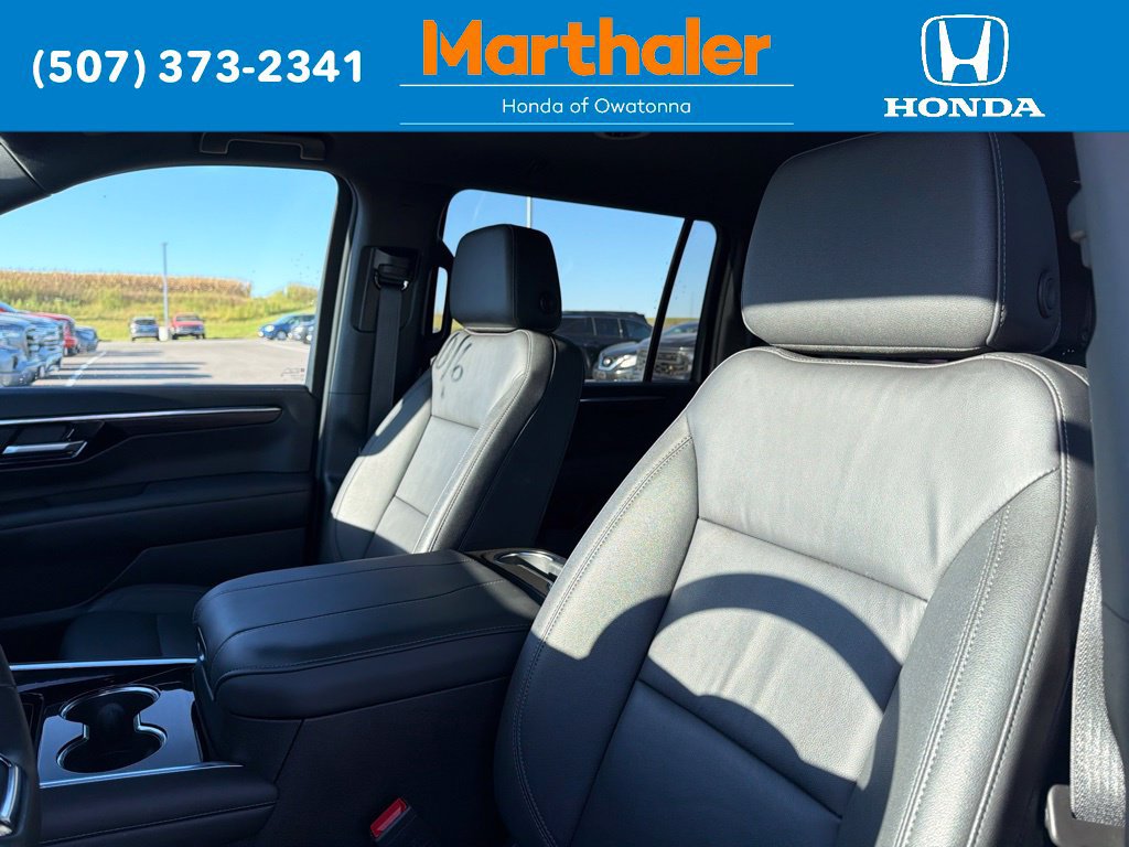 Used 2026 Chevrolet Suburban LT w/ Comfort Package AWD/4WD image 10