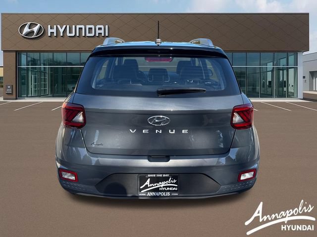Used 2025 Hyundai Venue Limited FWD image 4