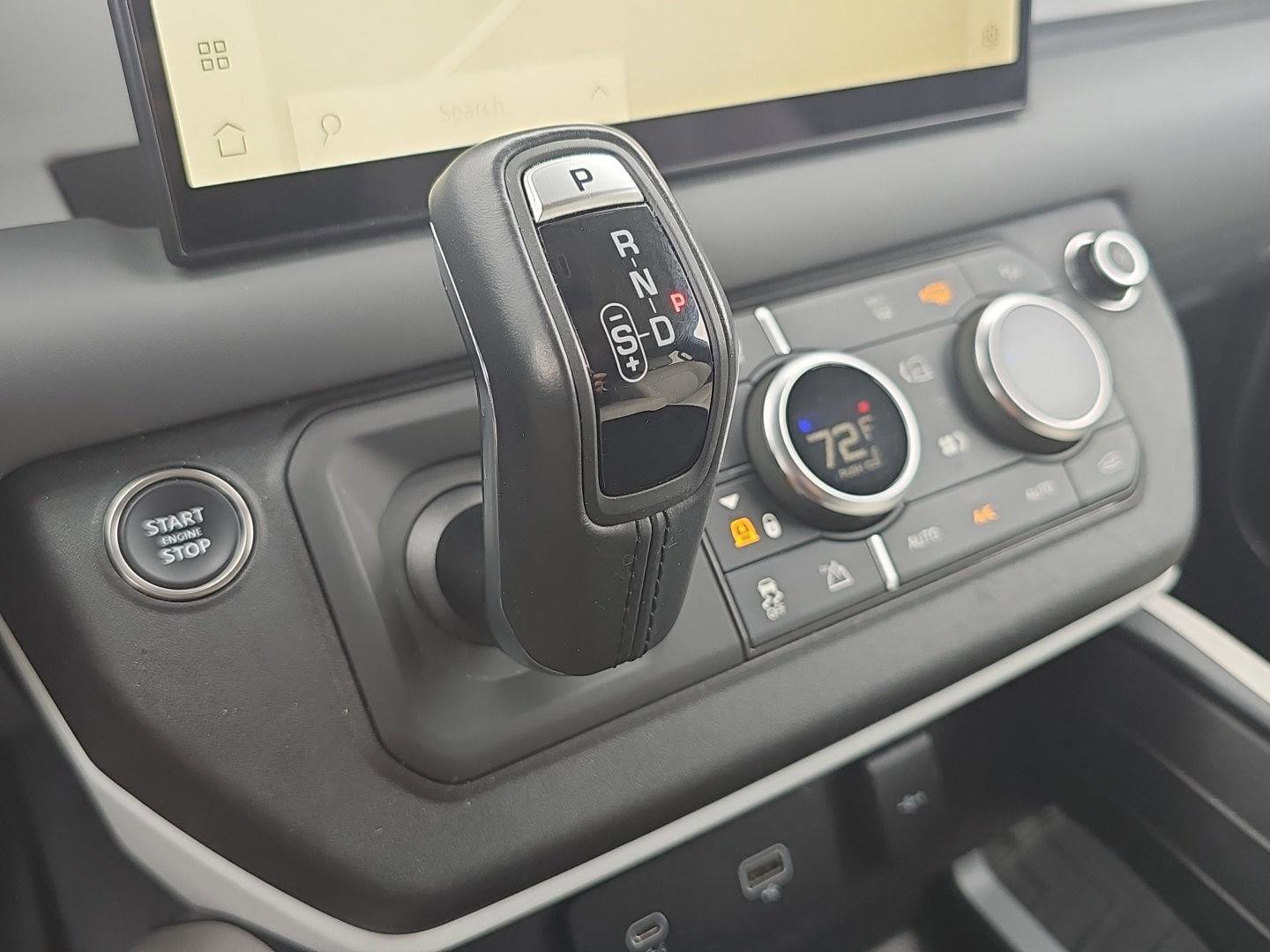 Used 2023 Land Rover Defender 130 SE image 20