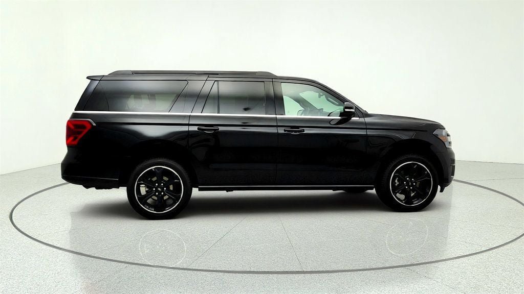 Used 2023 Ford Expedition Max Limited AWD/4WD image 4