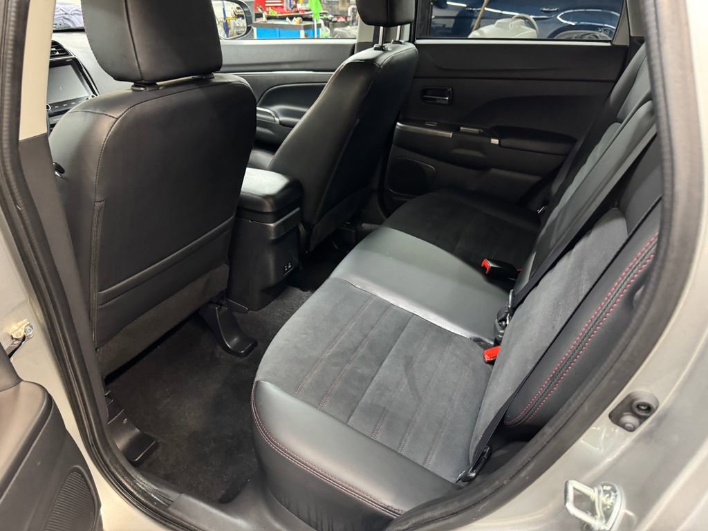 Used 2024 Mitsubishi Outlander Sport SE image 15