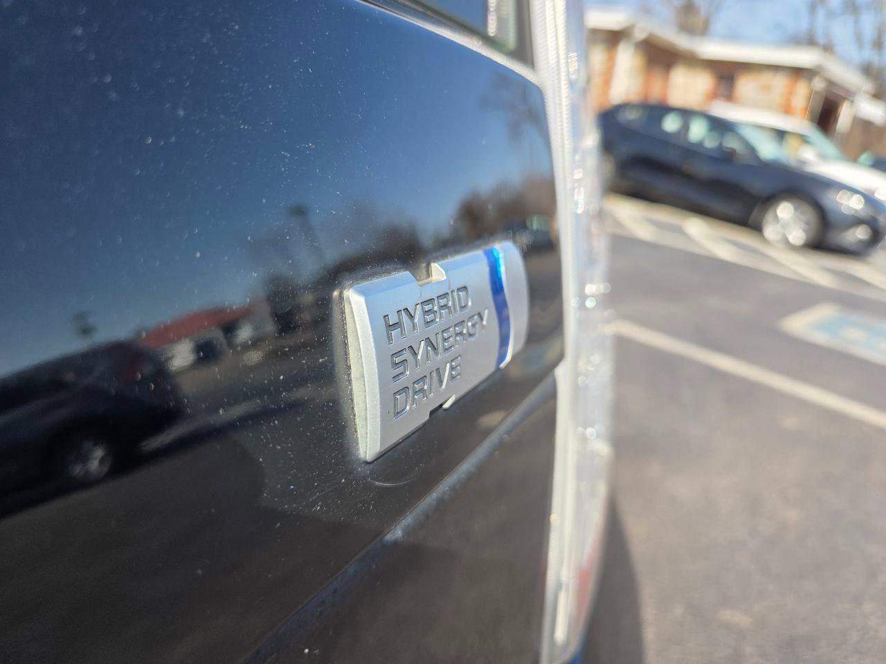 Used 2013 Toyota Prius Two image 9