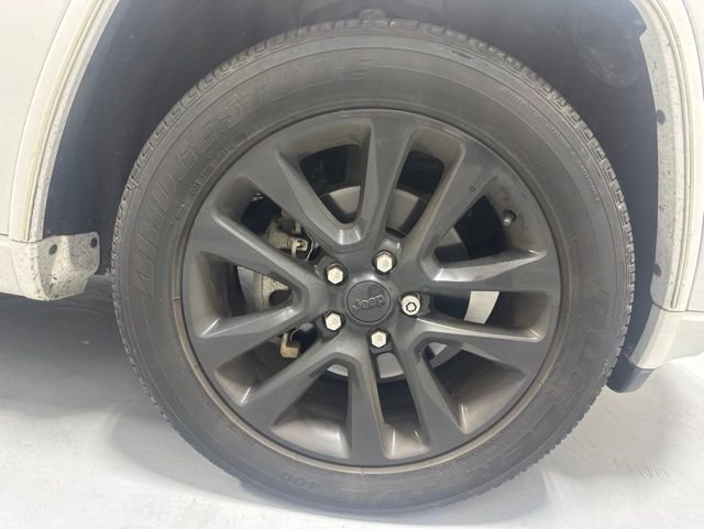 Used 2020 Jeep Grand Cherokee Altitude RWD image 4