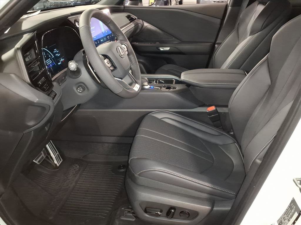 New 2025 Lexus TX 500h AWD image 5