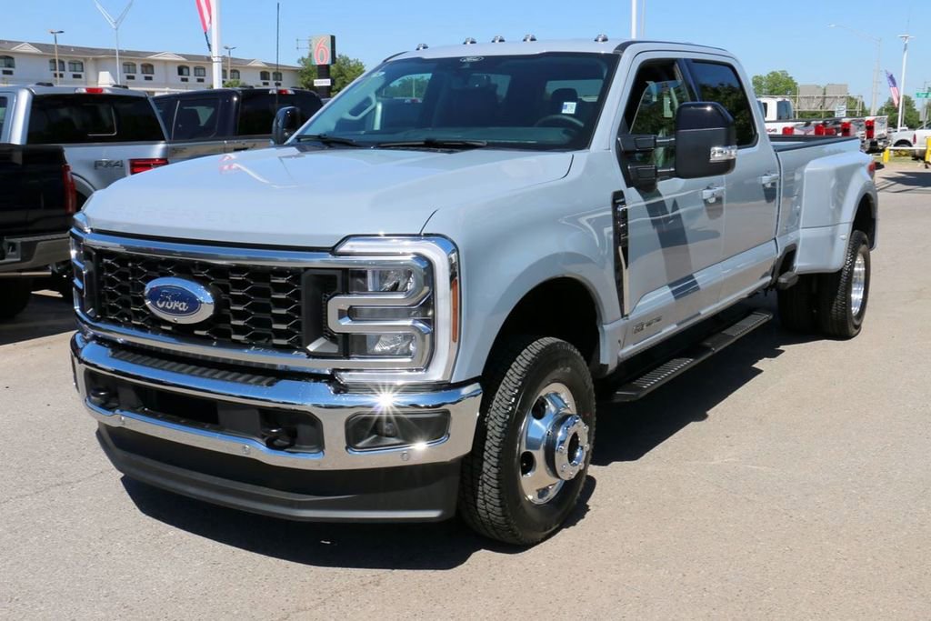 New 2026 Ford F350 Lariat AWD/4WD image 2