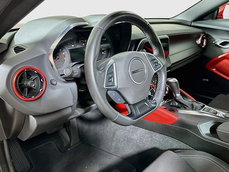 Used 2022 Chevrolet Camaro LT RWD image 9