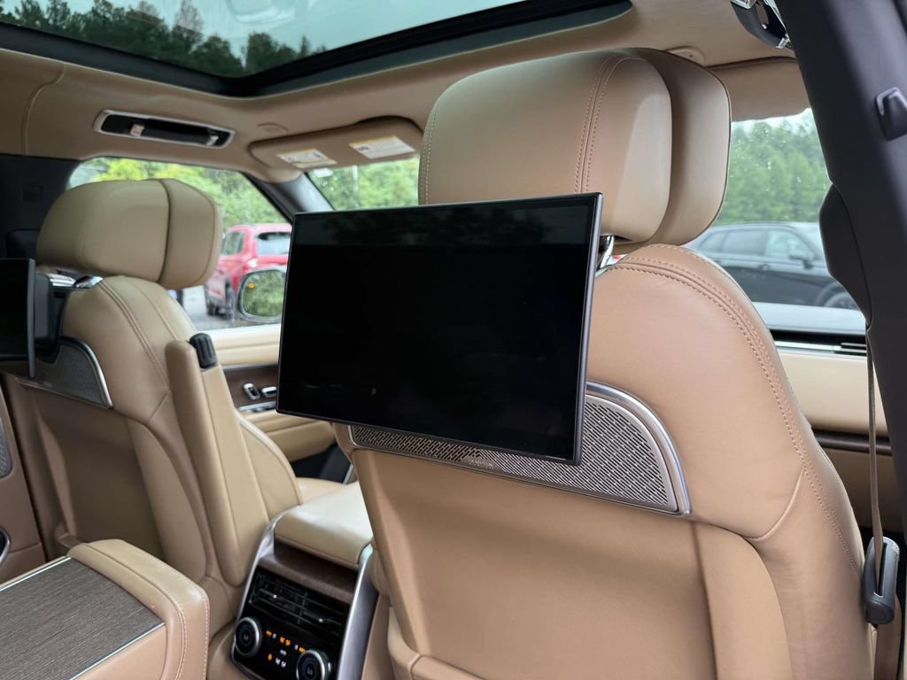 Used 2024 Land Rover Range Rover Autobiography AWD/4WD image 17