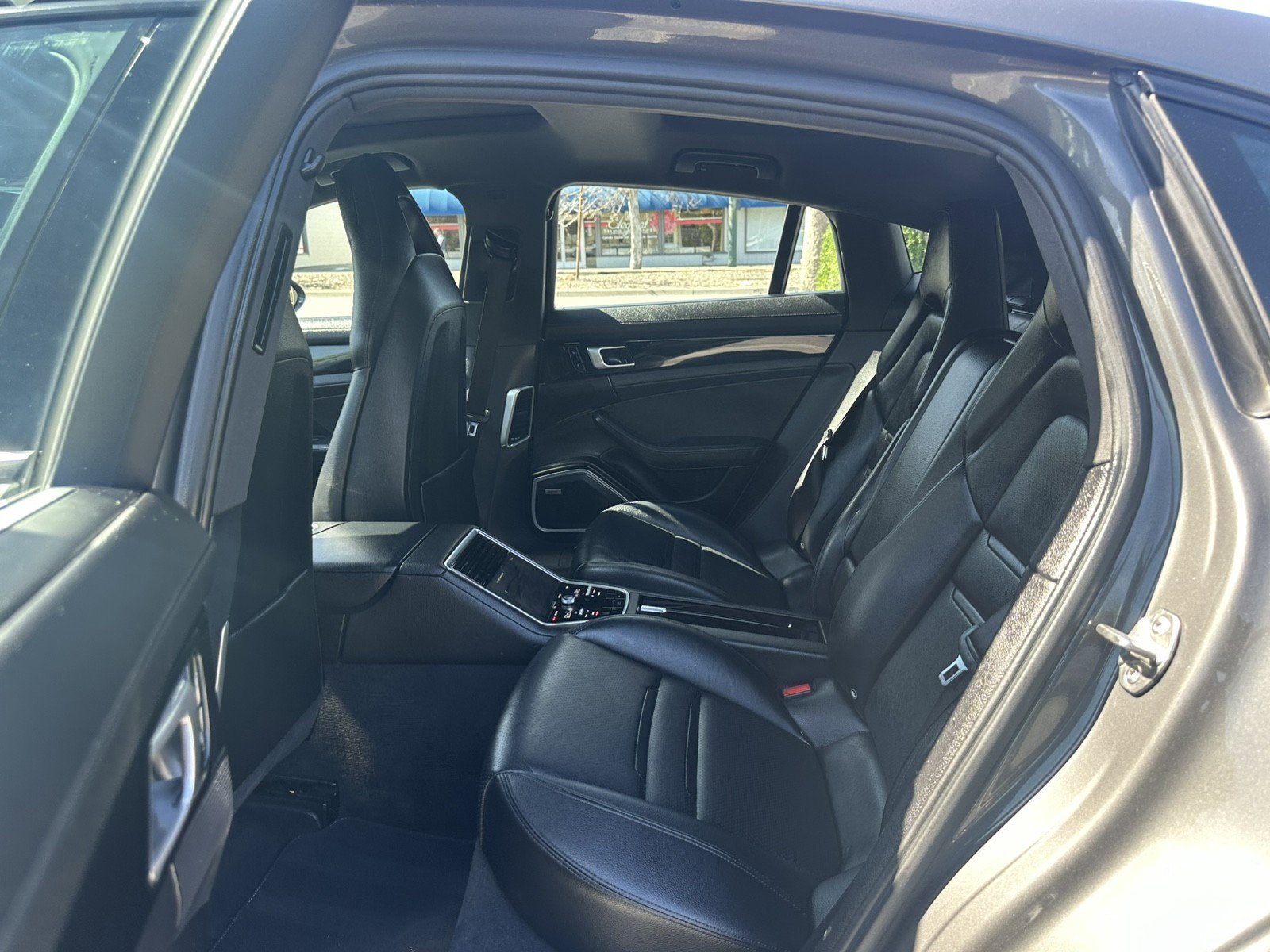Used 2018 Porsche Panamera 4 AWD/4WD image 23