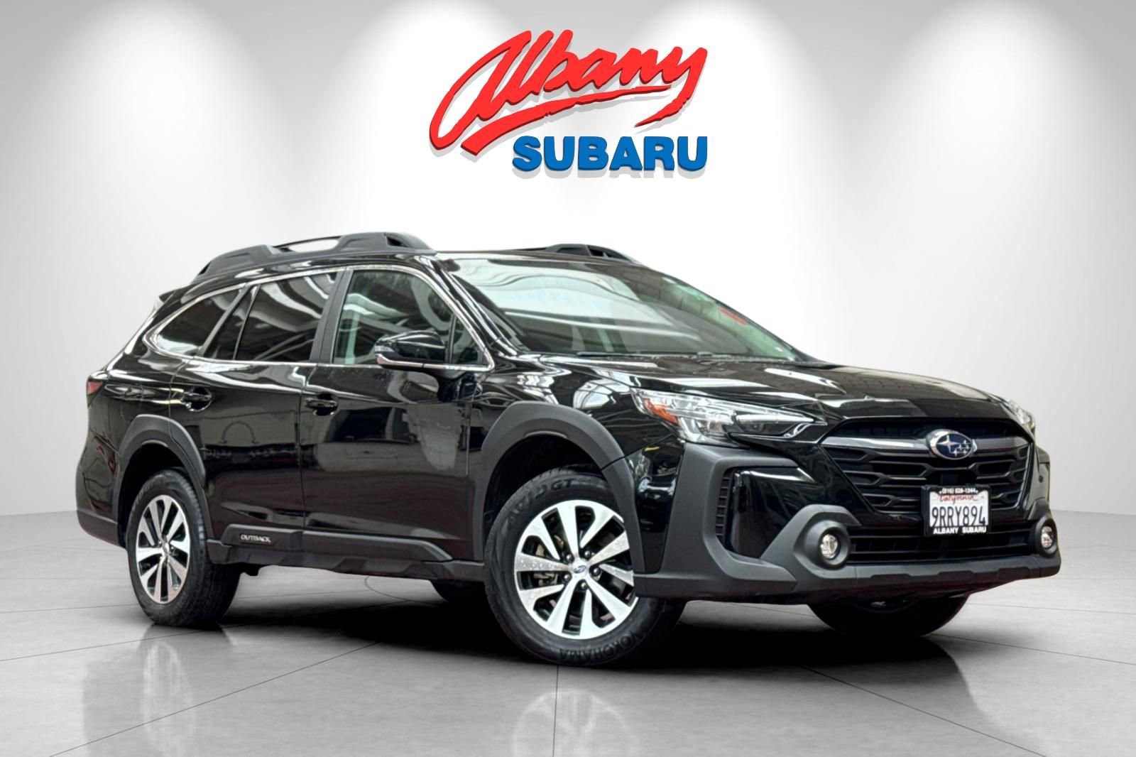 Used 2025 Subaru Outback Premium image 2